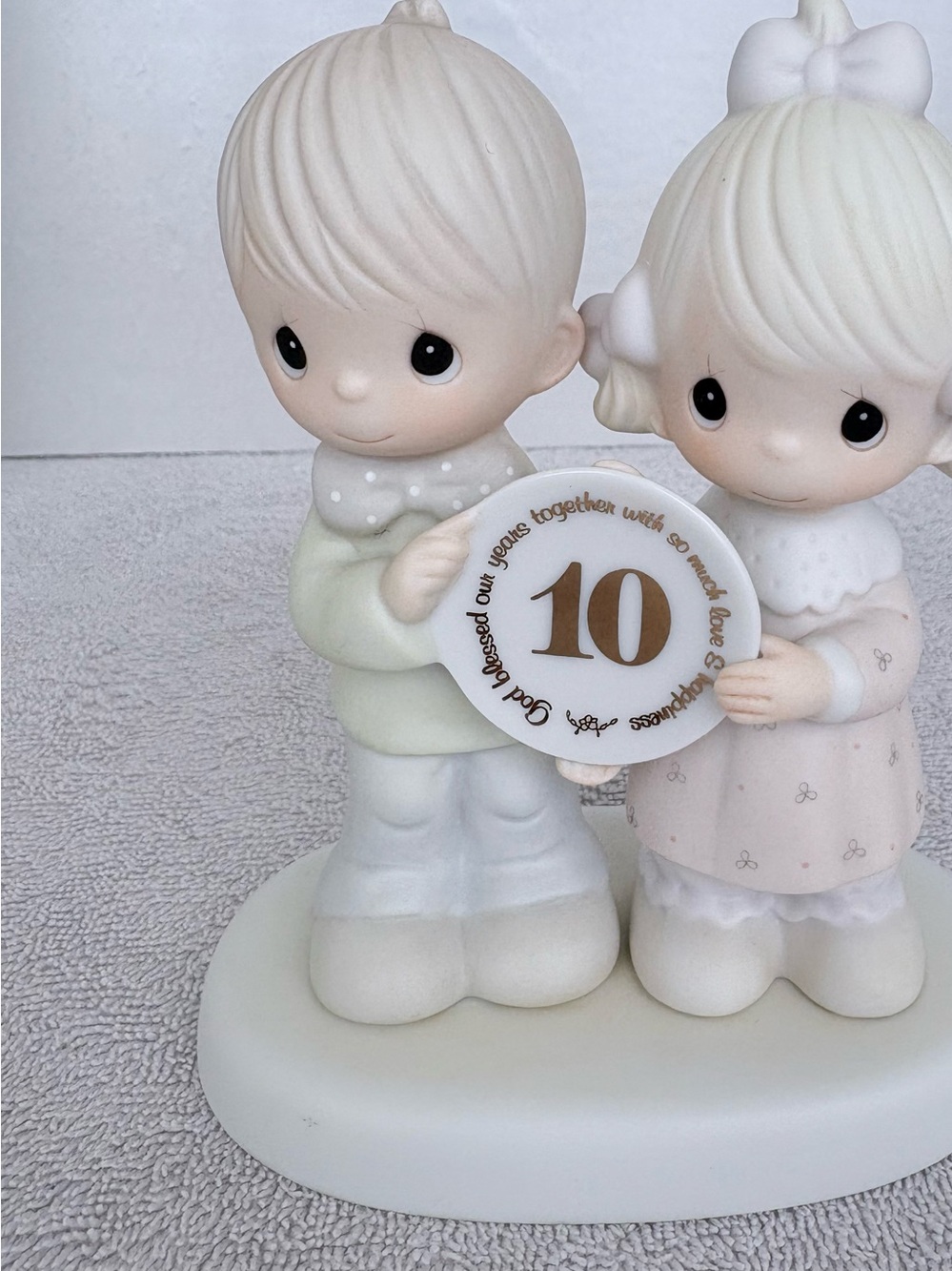 Precious Moments Boy and Girl 10th Anniversary Figurine in Cream / Pink
Gift - Picture 5 of 7